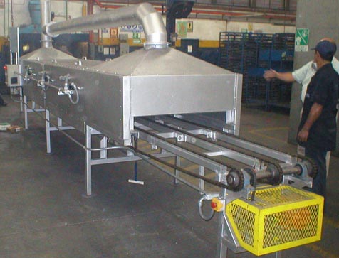 Instalación de horno de reverbero industrial en planta