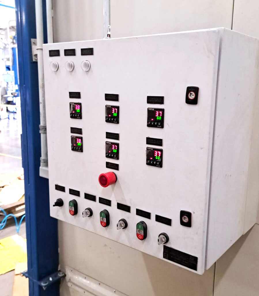 Fabricación de tablero eléctrico de operación industrial con botonera de control